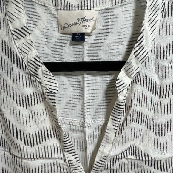 Universal Thread Blouse - Picture 2 of 4